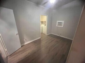 2107 W Oak St in Denton, TX - Building Photo - Building Photo