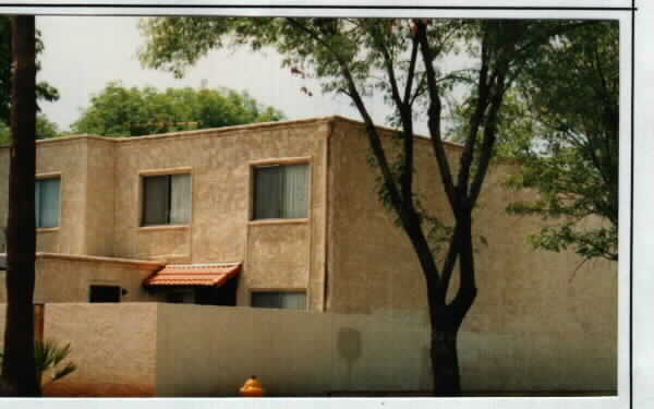 6844 W Monterosa Ave in Phoenix, AZ - Foto de edificio