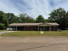 14 Lafayette Dr in Saraland, AL - Building Photo