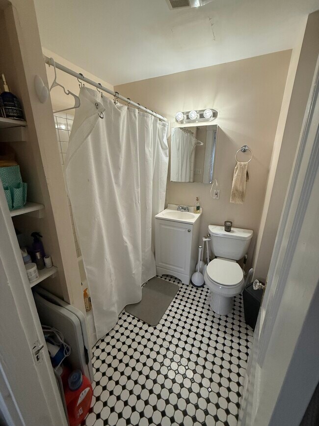 72 Gore St, Unit 2 in Cambridge, MA - Building Photo - Building Photo