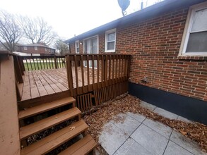11400 N Charlotte St in Kansas City, MO - Foto de edificio - Building Photo