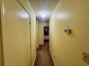 620 Boston Ave, Unit 5E in Medford, MA - Foto de edificio - Building Photo