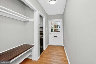 8 Kennedy St in Alexandria, VA - Building Photo - Building Photo