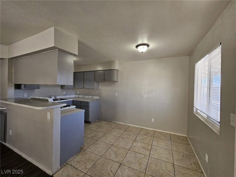 4224 N Vornsand Dr, Unit 3 in Las Vegas, NV - Building Photo
