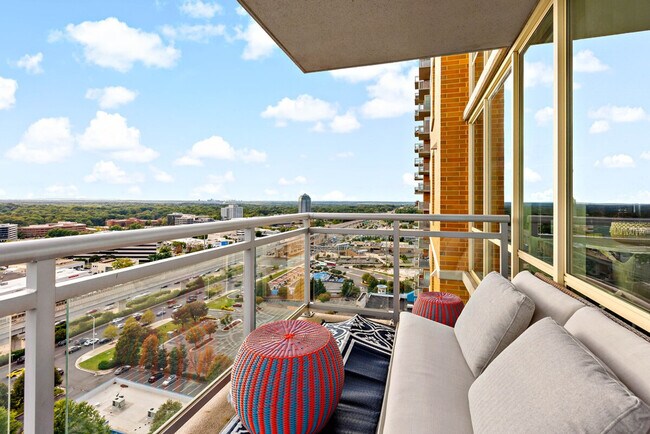 8516 Leesburg Pike, Unit SI ID1395434P in Vienna, VA - Foto de edificio - Building Photo