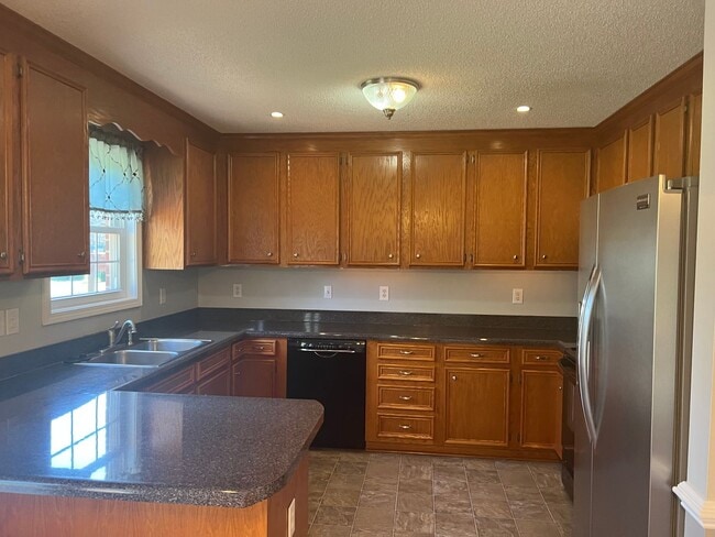 114 Carol Lyn Drive in Kings Mountain, NC - Building Photo - Building Photo