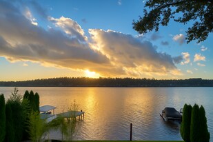 15005 58th Ln NE in Kenmore, WA - Building Photo