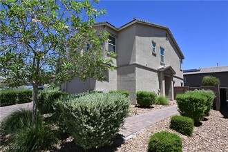 6948 Fossil Rim St in North Las Vegas, NV - Building Photo - Building Photo
