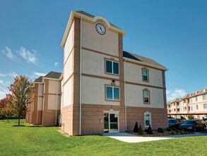 The Abbey Apartments in Springfield, MO - Building Photo - Building Photo