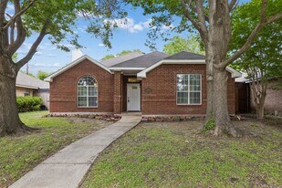 2345 Park Vista Dr in Dallas, TX - Building Photo