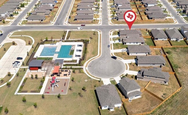 321 Cherry Laurel Ln in Niederwald, TX - Foto de edificio - Building Photo