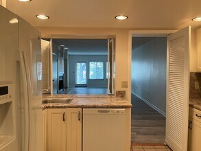 1 Lake Hollingsworth Dr in Lakeland, FL - Building Photo - Building Photo