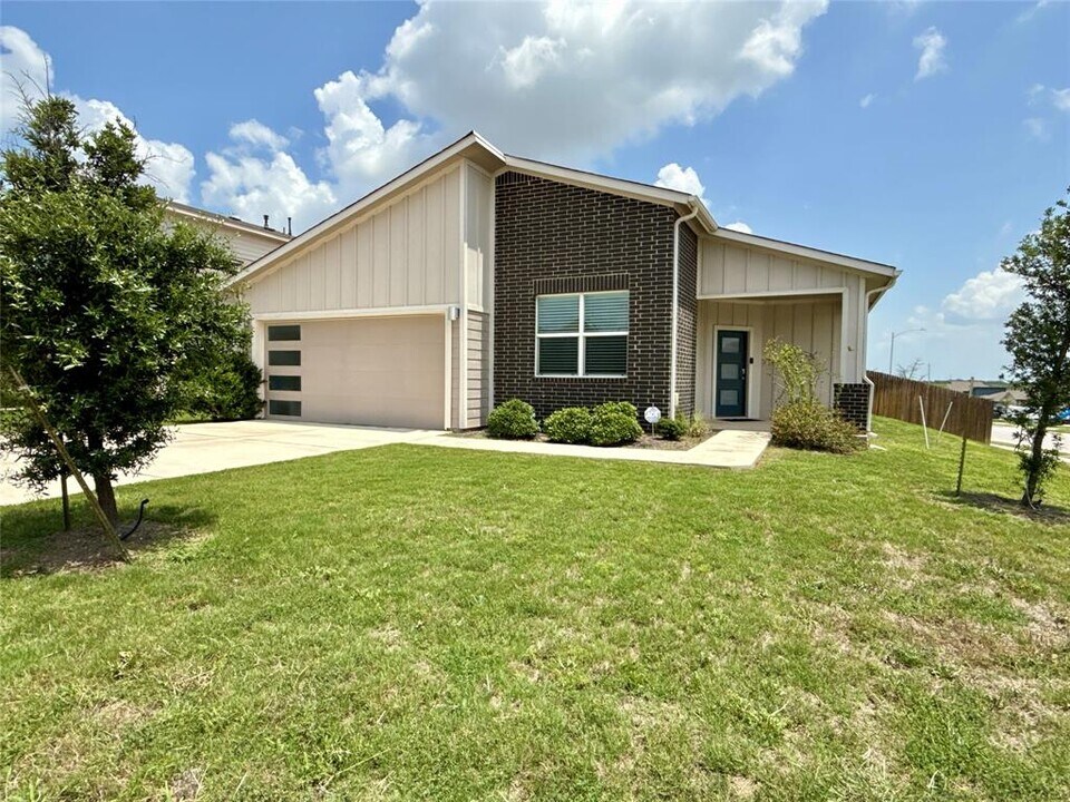 4712 Quarrybank Dr. in Pflugerville, TX - Building Photo