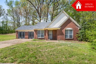 4335 N Grand Cedar Ln in Memphis, TN - Building Photo