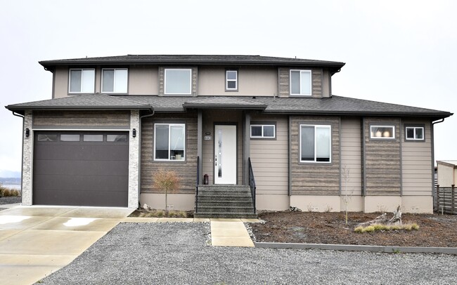 property at 4443 Decatur Dr