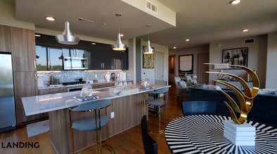 1414 Wood Hollow Dr in Houston, TX - Foto de edificio - Building Photo