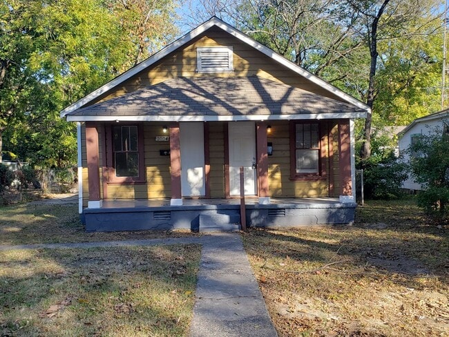 property at 2004 Franklin St