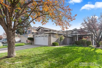 1314 Ray Harvey Dr in Tracy, CA - Foto de edificio - Building Photo