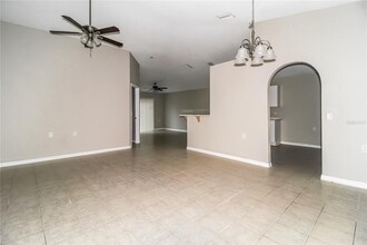 372 Breezeway Dr in Apopka, FL - Building Photo - Building Photo