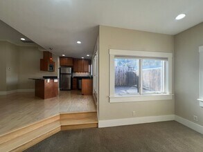 395 E Main St in Ashland, OR - Building Photo - Building Photo