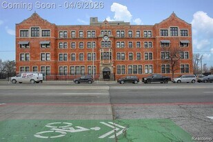 6533 E Jefferson Ave, Unit 421 in Detroit, MI - Building Photo