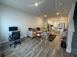 94 Rolling Branch Dr in Ranson, WV - Building Photo - Building Photo