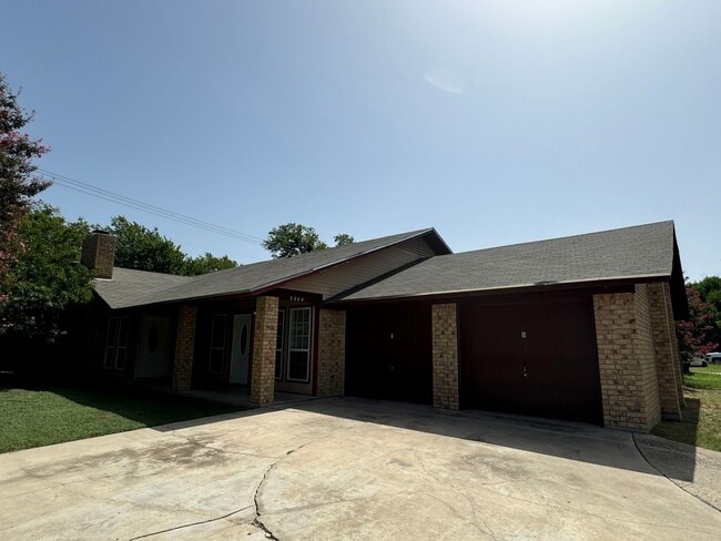 2404 Shoemaker Dr