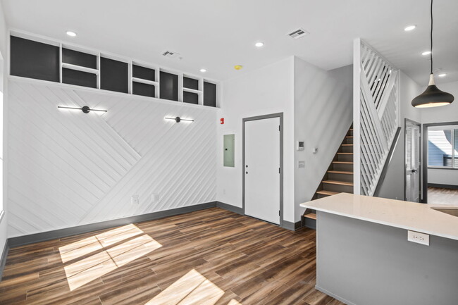 2011 N Front St, Unit 1