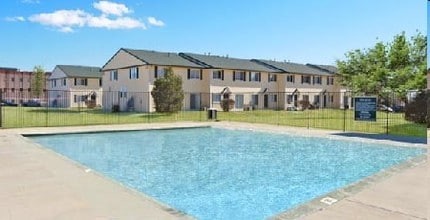 Sunset Peak in Thornton, CO - Foto de edificio - Building Photo