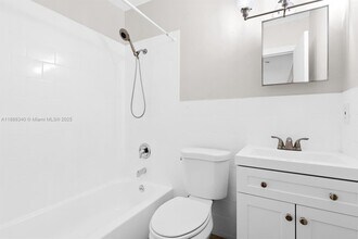 1109 NE 6th Ave, Unit 2 in Fort Lauderdale, FL - Building Photo - Building Photo