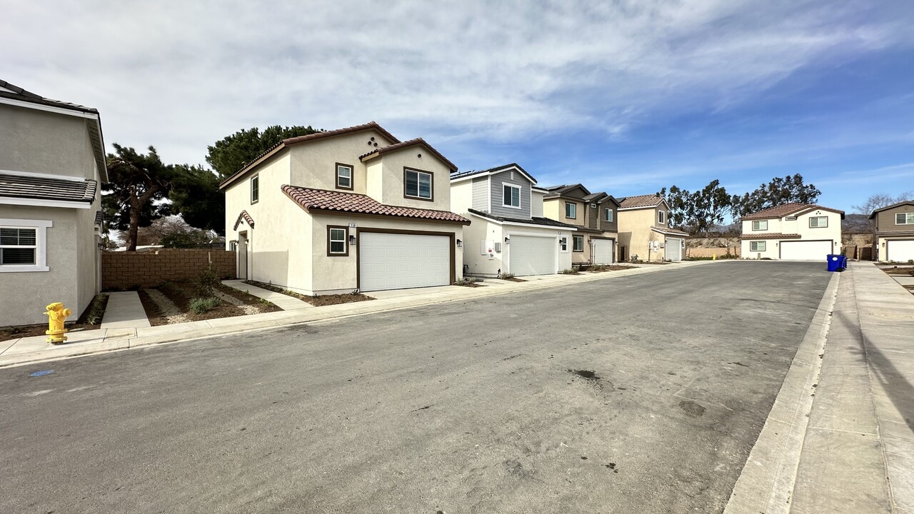 152 N Sutter Ave in San Bernardino, CA - Building Photo