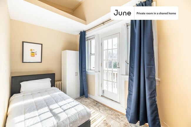 Private bedroom in 8 bed/3.5 bath Home in Washington, DC - Building Photo - Building Photo