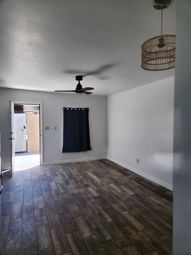 1006 Essex E Dr