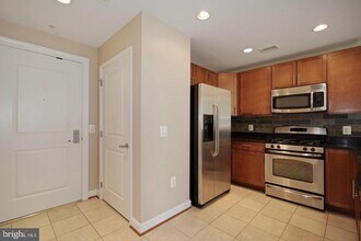8191 Strawberry Ln in Falls Church, VA - Building Photo - Building Photo