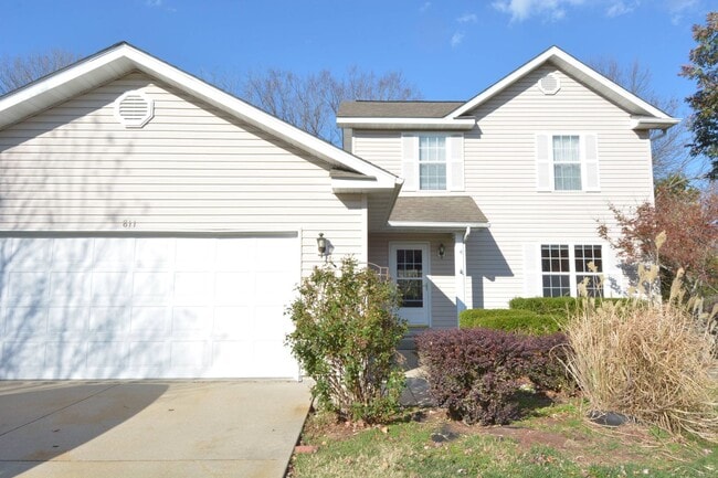 property at 811 Oxford Dr