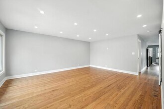 7441 N Oriole Ave in Chicago, IL - Building Photo - Building Photo