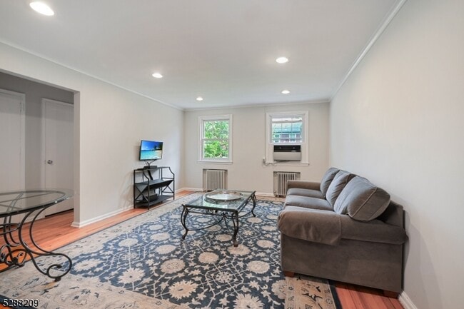 349 Bloomfield Ave in Verona, NJ - Building Photo - Building Photo