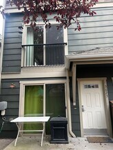 3623 36th Ave S in Seattle, WA - Foto de edificio - Building Photo