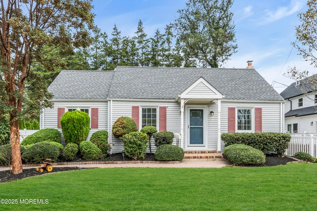property at 2 Schiverea Ave