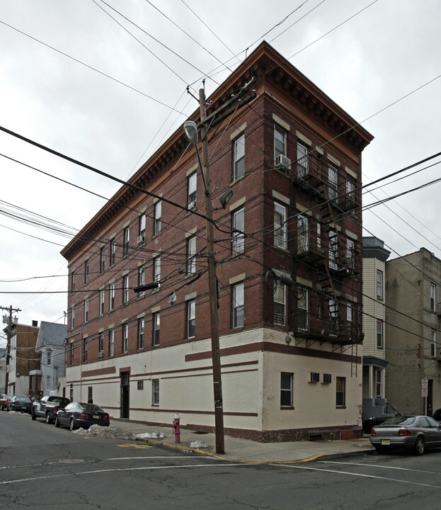 2501 Central Ave in Union City, NJ - Building Photo