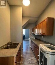 106 Kent St in London, ON - Building Photo - Building Photo