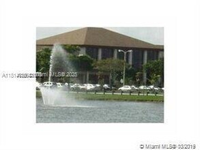 251 SW 132nd Way in Pembroke Pines, FL - Building Photo - Building Photo