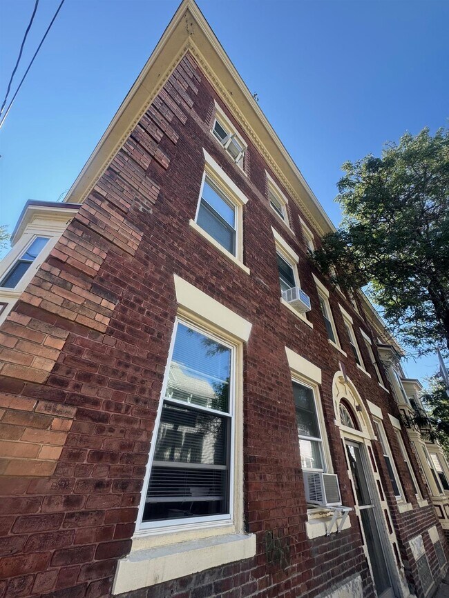 2 Cypress St, Unit #2