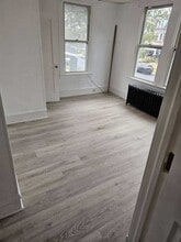 2345 Derry St, Unit 2 in Harrisburg, PA - Foto de edificio - Building Photo