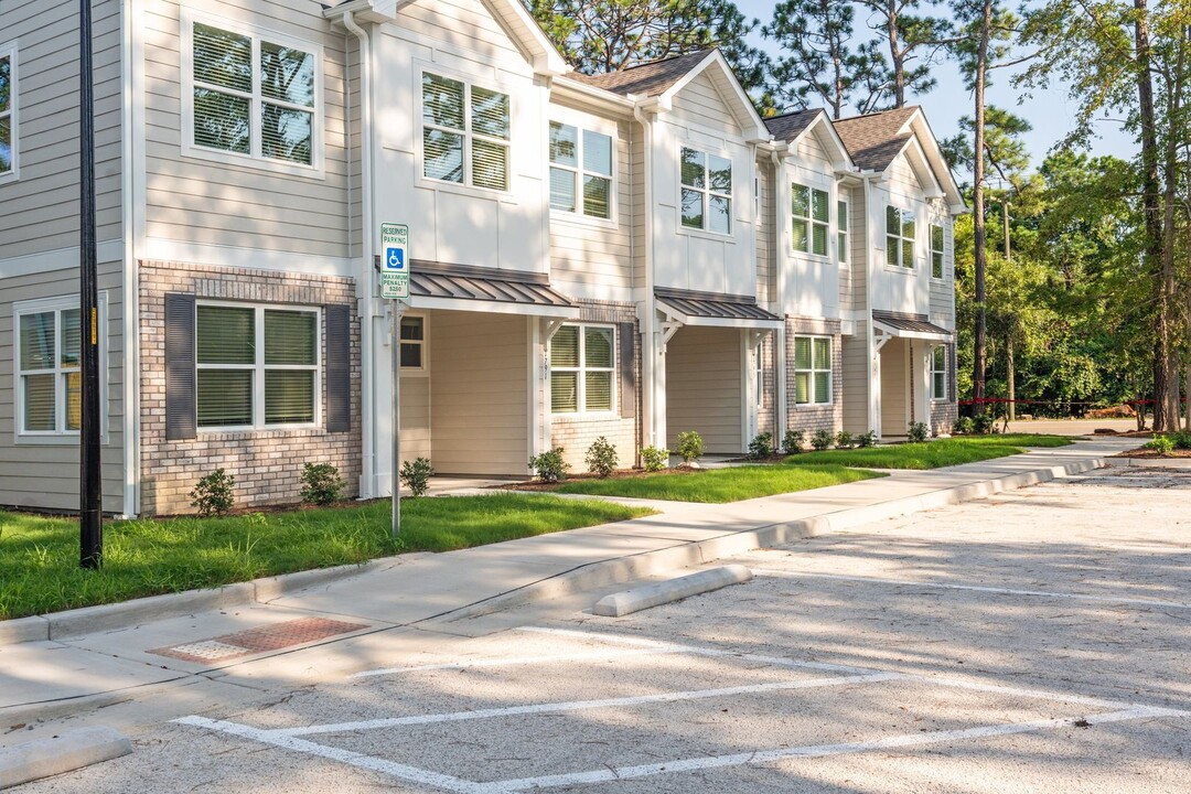 1797 Perimeter Loop in Wilmington, NC - Building Photo