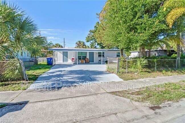 3026 2nd St in Ft. Myers, FL - Building Photo - Building Photo