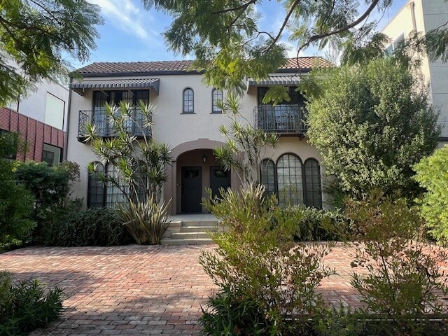731 N Croft Ave in West Hollywood, CA - Building Photo