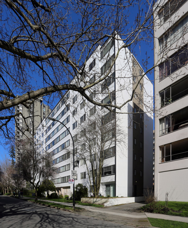 The White House in Vancouver, BC - Building Photo - Building Photo