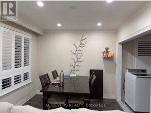 9 Milmink St in Toronto, ON - Building Photo - Building Photo