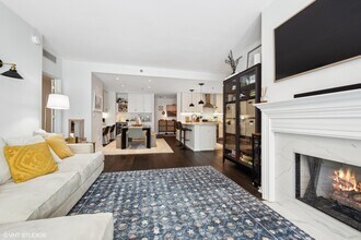 160 E Illinois St in Chicago, IL - Building Photo - Building Photo